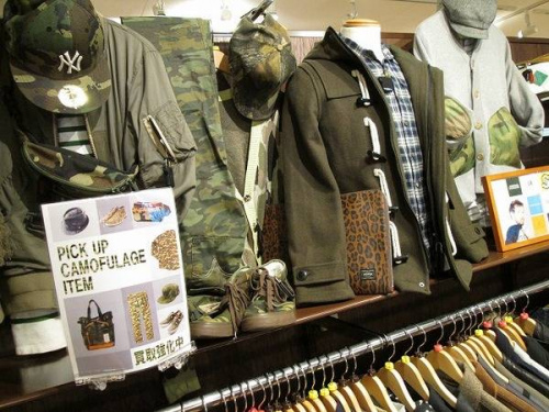 メンズのトップス