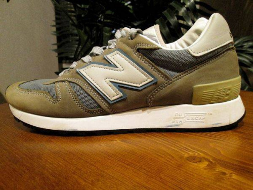 シューズ・バッグのスニーカー