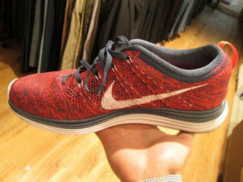 スニーカーのナイキ