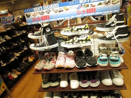 新入荷のサンダル