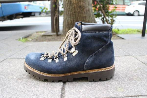 パラブーツのトレッキング