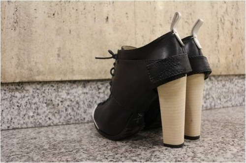 シューズのアレキサンダーマックイーン