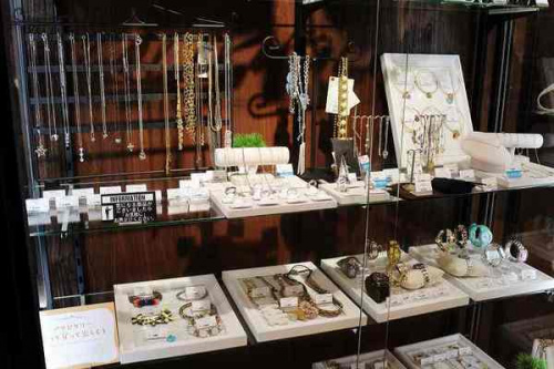 レディースのアクセサリー