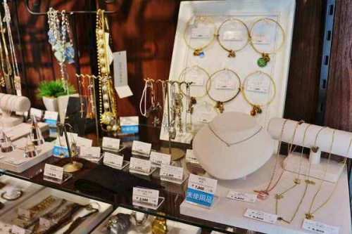 アクセサリーの時計