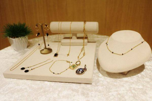 レディースのアクセサリー