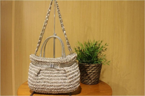 レディースのバッグ