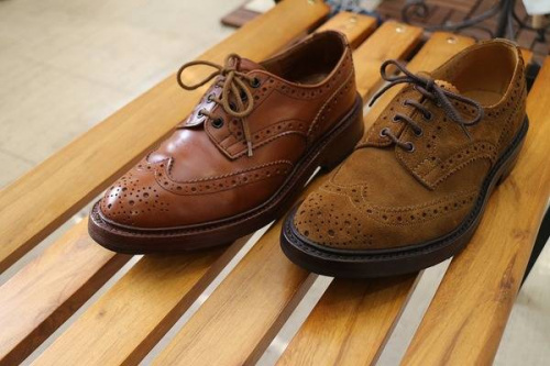 トリッカーズのドレスシューズ