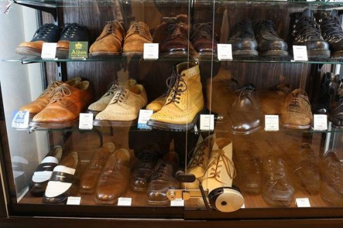 ウィングチップシューズ