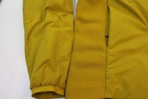 ARC'TERYXのﾏｳﾝﾃﾝﾊﾟｰｶｰ