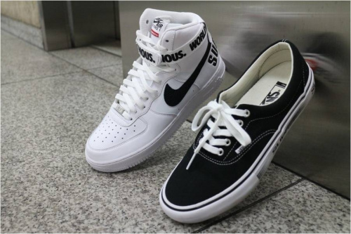 SUPREMEのVANS