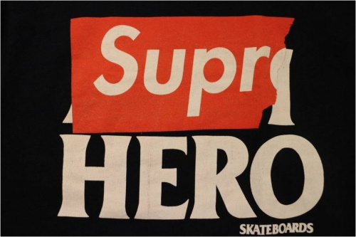 SUPREMEのポケットＴシャツ