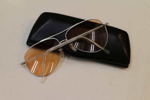 眼鏡のティアドロップ