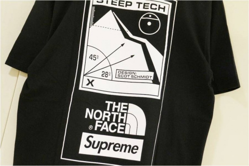 ジャスティンビーバーのSUPREME