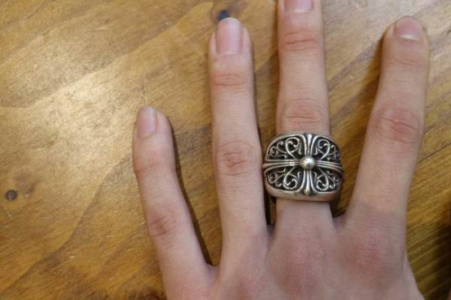 CHROME HEARTSのClassic Ovalcross Ring