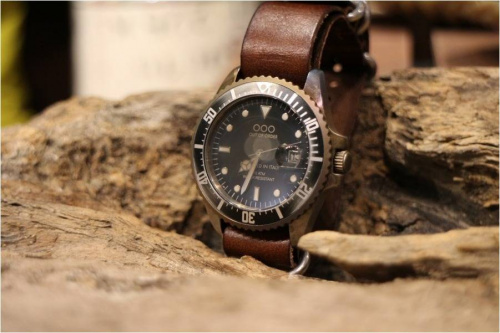 OUT OF ORDERの腕時計