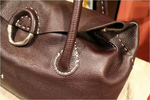 レザーのセミショルダー