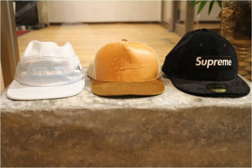 シュプリームのキャップ