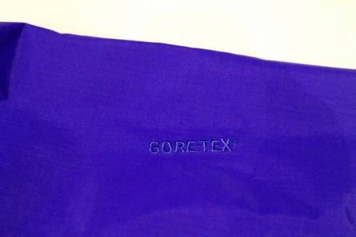 トップスのマウンテンパーカー