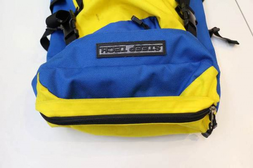 バックパックのSUPREME