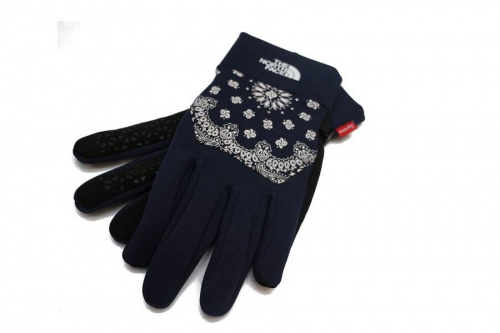 ボックスロゴのSUPREME