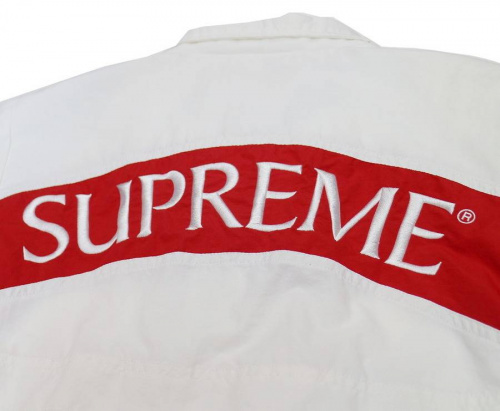 SUPREMEのシュプリーム
