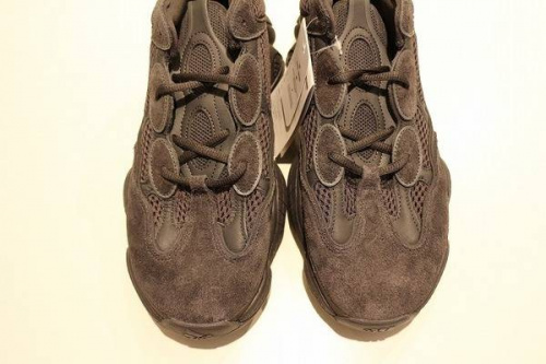 yeezy 500のスニーカー