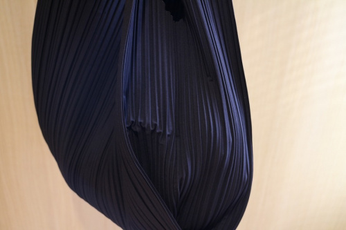 プリーツプリーズのトートバッグ