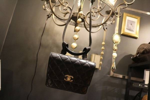 ラグジュアリーブランドのシャネル