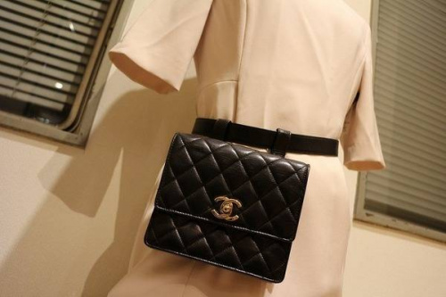 ウエストポーチ