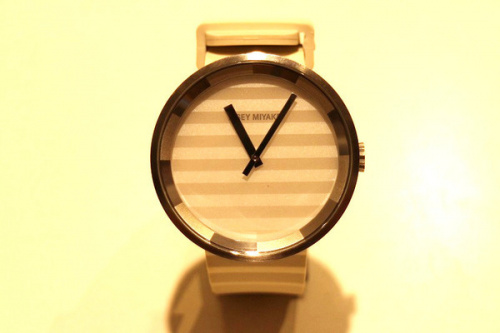 レアアイテムのイッセイミヤケ