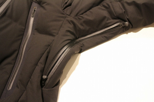 ダウンジャケット