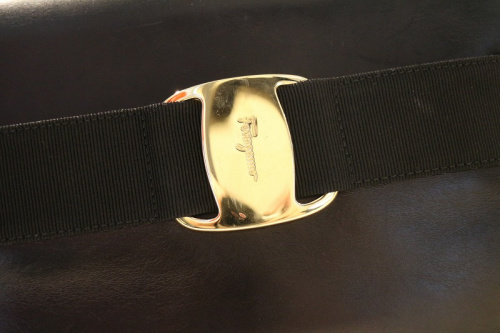 サルバトーレフェラガモのヴァラリボン