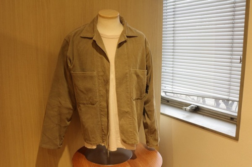 コーデュロイシャツのオーバーサイズシャツ