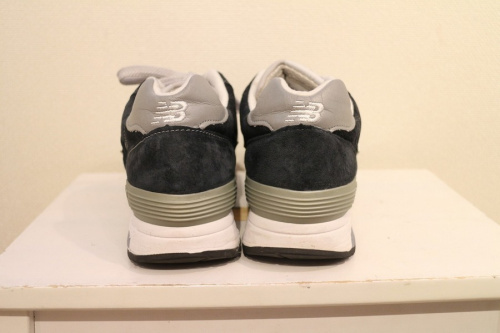 M1400のスニーカー