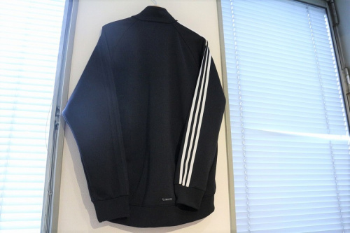 アディダス×ビームスのセットアップ