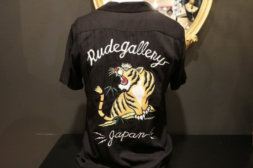 ルードギャラリーのスーベニアオープンカラーシャツ