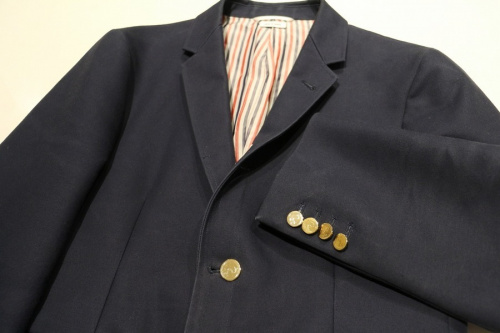 ラグジュアリーブランドのTHOM BROWNE