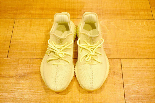 アディダスのYEEZYBOOST