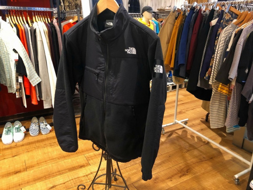 ザノースフェイスのデナリジャケット