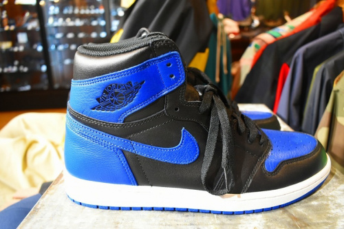 ナイキ エアジョーダン 1のロイヤル