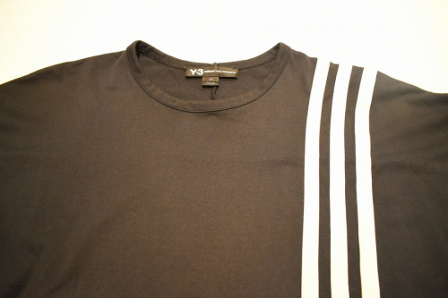 スニーカーのトップス