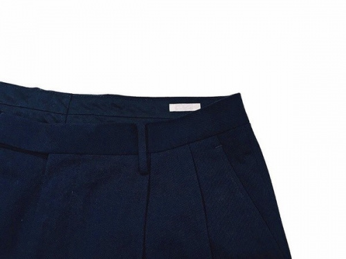 ドメスティックブランドのCOMOLI