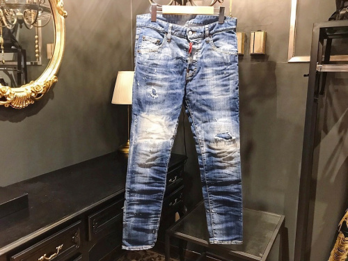 デニムのパンツ