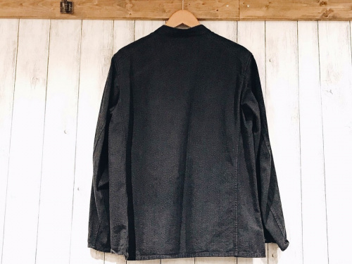 コモリのシャツ