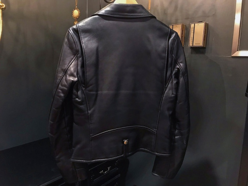 アストラットのライダースジャケット