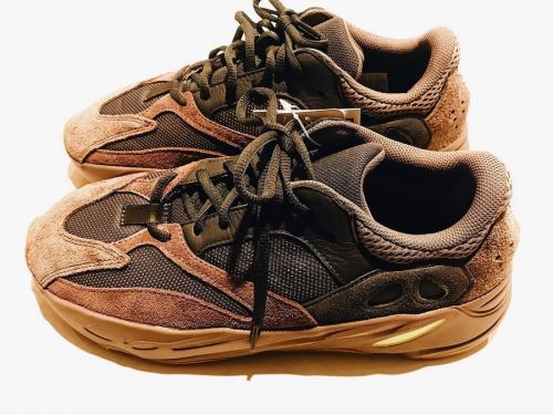 YEEZYBOOSTYE700のEE9614