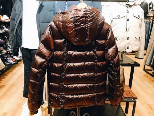 ダウンジャケット