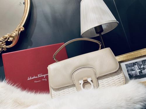 ラグジュアリーブランドのSalvatore Ferragamo