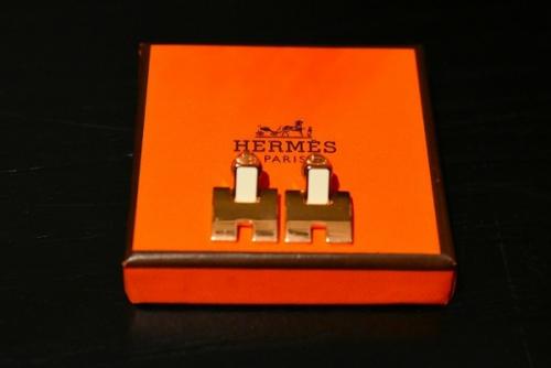 ピアスのアクセサリー