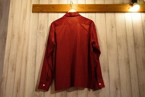 ニードルスのシャツ